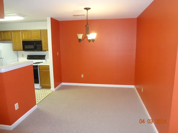 8083 Lacy Dr #16, Manassas, VA 20109