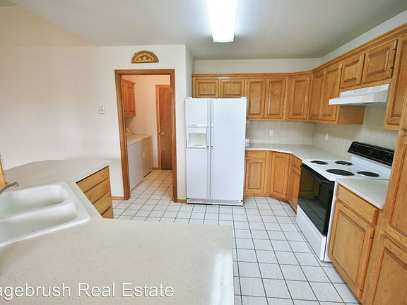 5th image of 2305 Country Meadows Dr