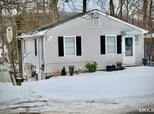 230 East Wakefield Boulevard, Winchester, CT 06098