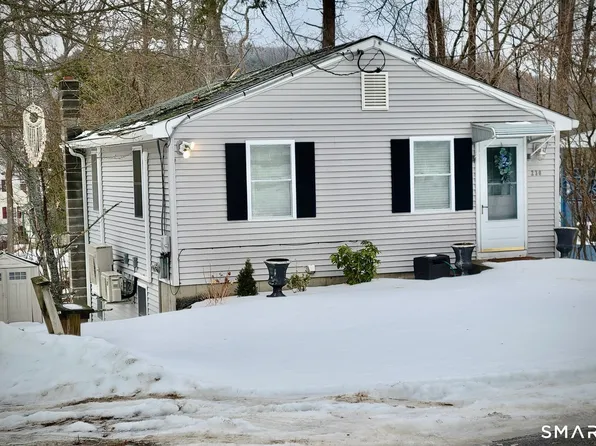230 East Wakefield Boulevard, Winchester, CT 06098