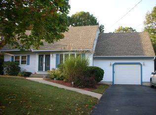 25 Cross Bow Ln, West Warwick, RI 02893