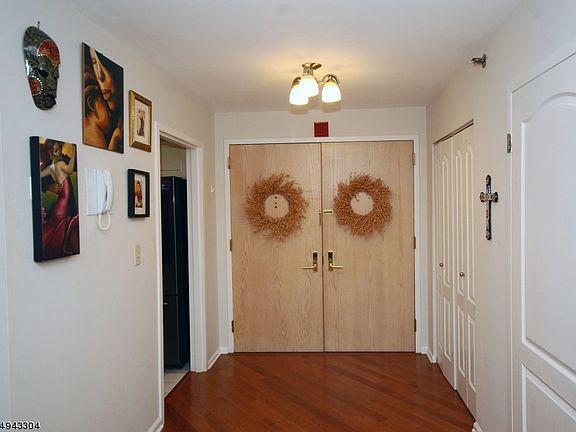 3rd image of 10 Smith Manor Blvd APT 319