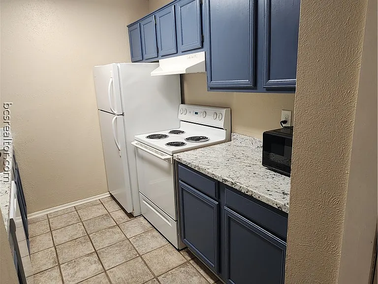 1901 Holleman Dr W #201 — Photo 9