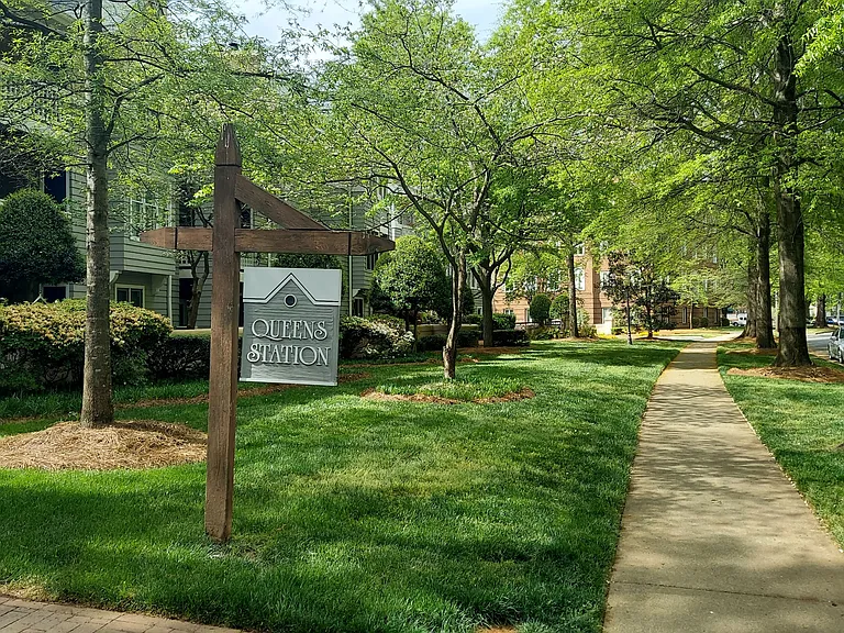 Take a stroll to the Duke Mansion, Edgehill Park, or Moravian Lane. This location offers sidewalks and privacy at every turn.