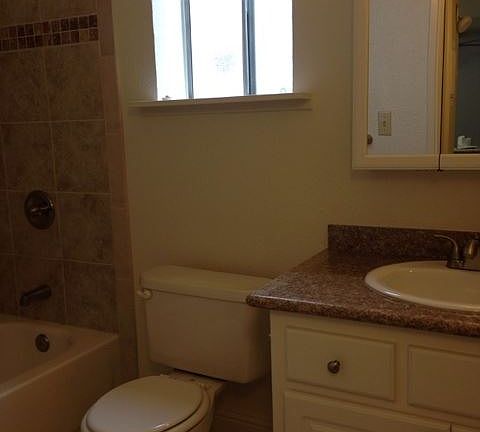 4th image of 1619 G St APT 08
