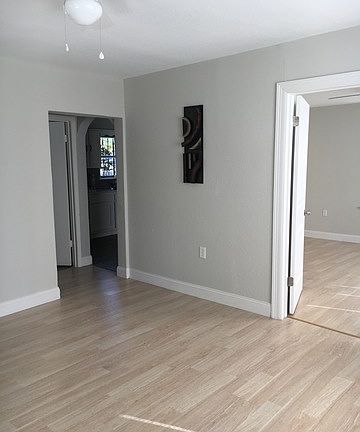 3rd image of 150 La Gloria St