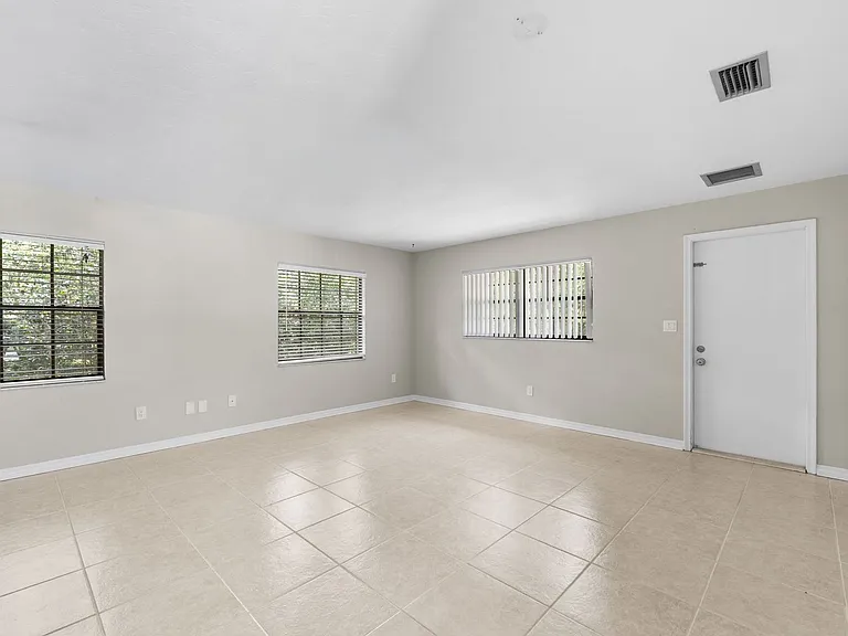 3106 NW 38th St — Photo 27