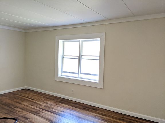 3rd image of 2648 S Getty St #4