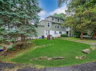 34 Woodland Dr, Suffern, NY 10901