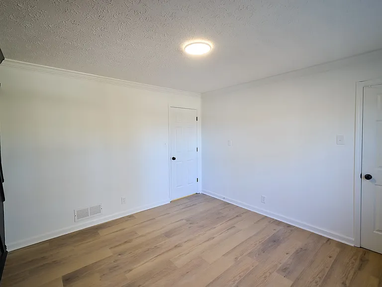 2823 Brackenwood Ct — Photo 18