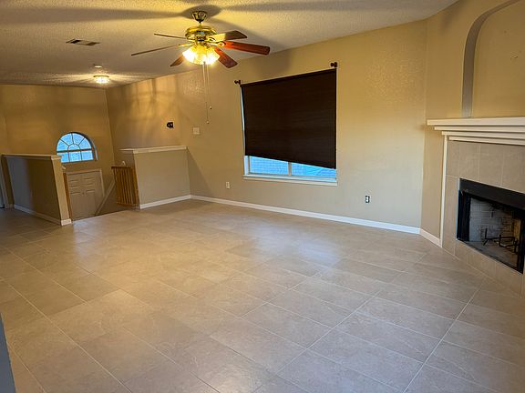 4th image of 1406 Peregrine St