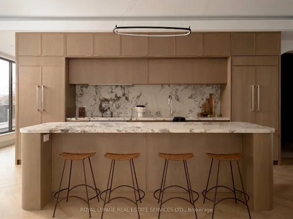 32 Rowanwood Ave #4, Toronto, ON M4W 1Y7