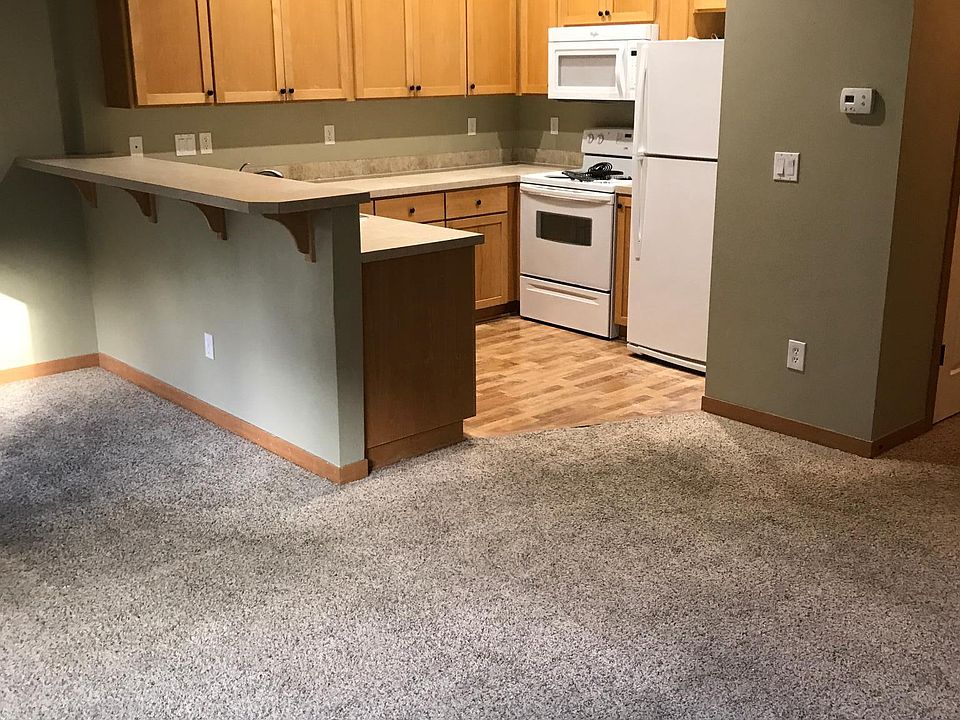 Kitchen & Breakfast Bar