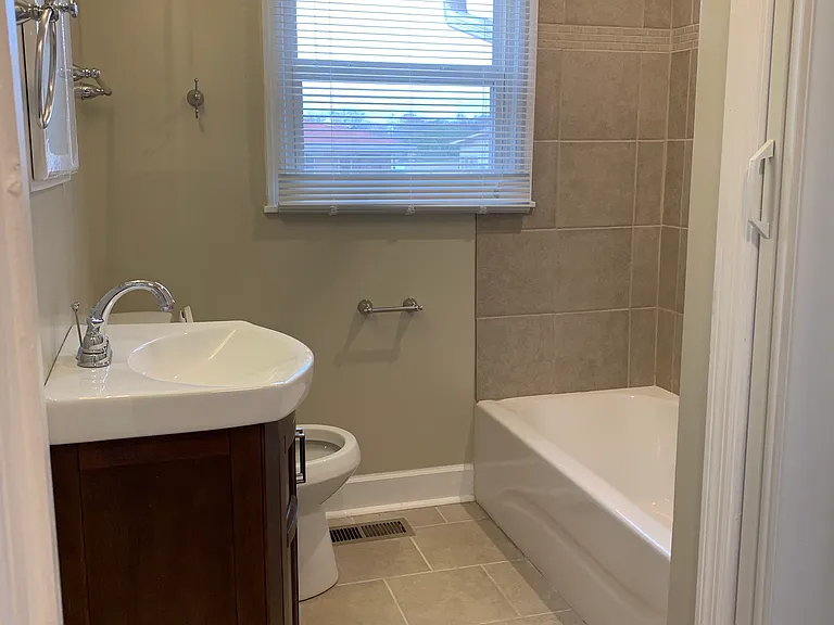 1604 Lucille St NW — Photo 14