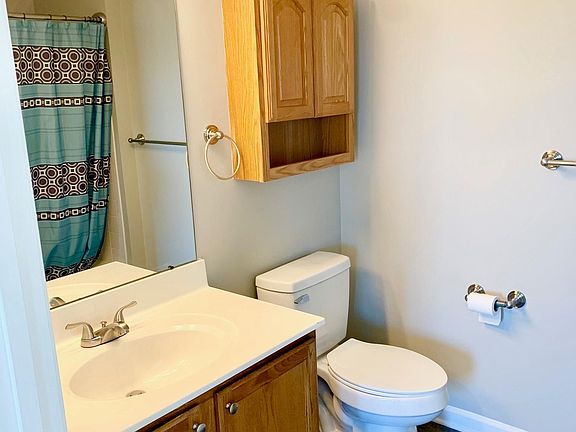 3rd image of 901 Blue Leaf Ct APT L