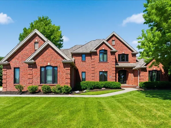 417 Golden Oaks Dr, Council Bluffs, IA 51503
