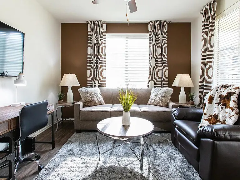 Paloma Apartment Homes — Photo 16