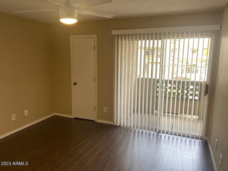 1880 E Morten Ave #106 — Photo 10