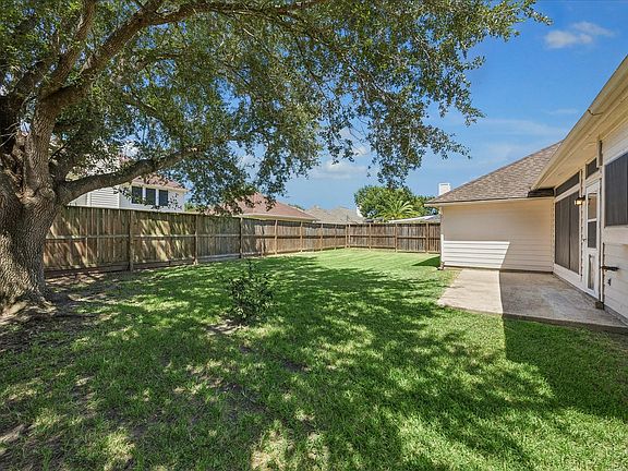 5th image of 3419 Glastonbury Dr