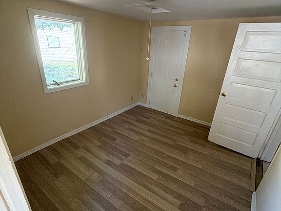 2nd image of 760 Desoto St