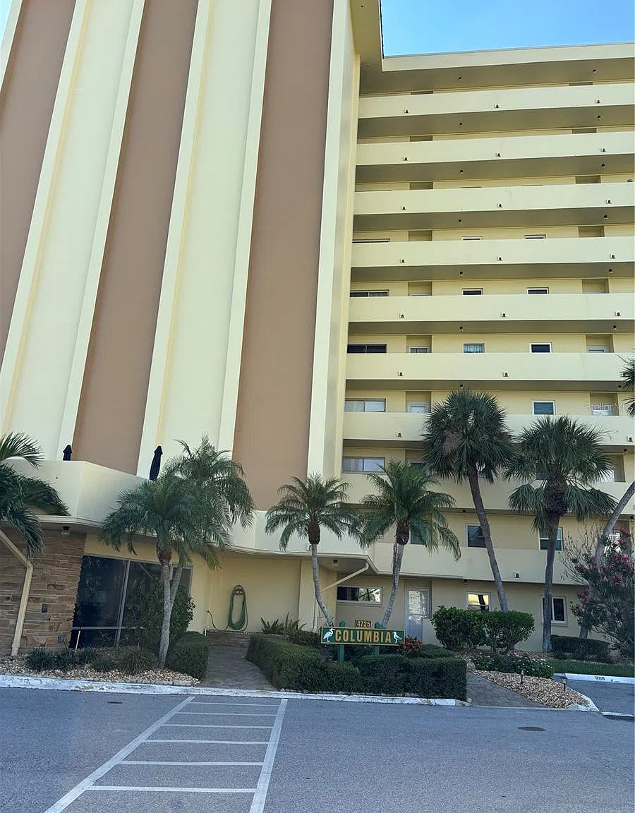 1 bed, 1.0 bath, 815 sqft, $2,000 — Photo 2