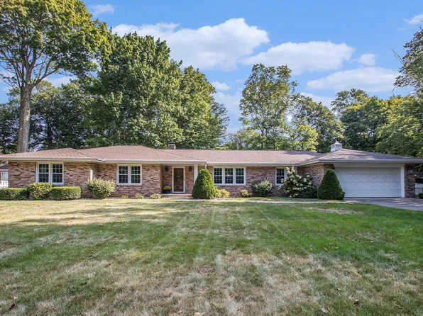 903 Northwood Dr, Nappanee, IN 46550