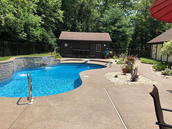2nd image of 23 Woodstone Dr