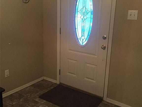 2nd image of 5712 Hawthorne Dr