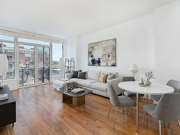 214 N 11th St #5C — Photo 1