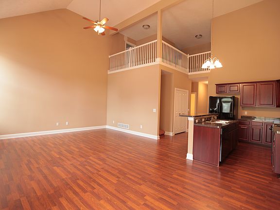 3rd image of 72 Nestico Dr