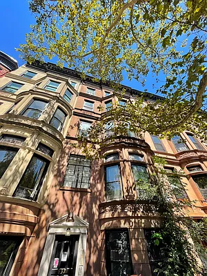 Rented by Pear NYC LLC | media 40