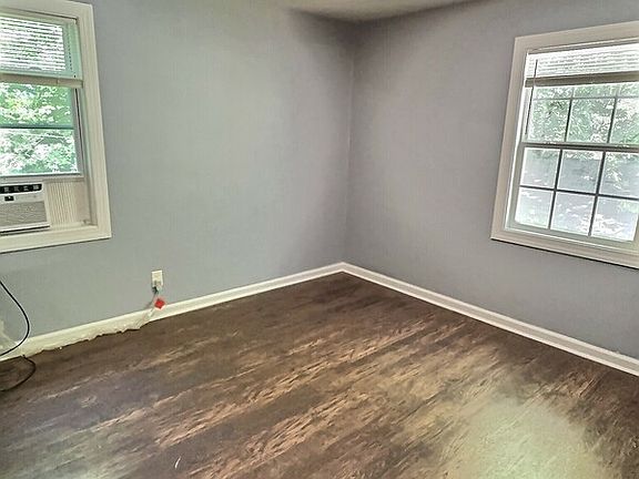 2nd image of 3042 McAdoo Ave #2