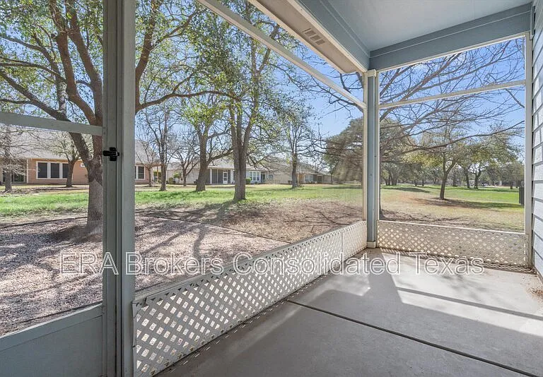 118 Portsmouth Dr — Photo 21