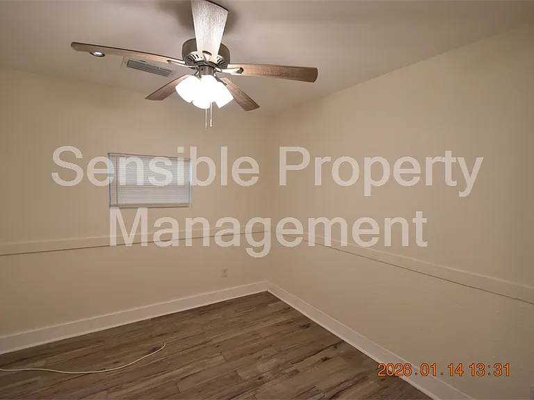 907 E Patterson St — Photo 15
