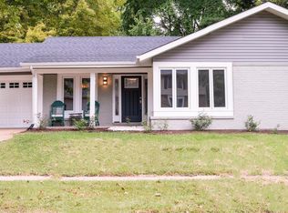 15341 Golden Rain Dr, Chesterfield, MO