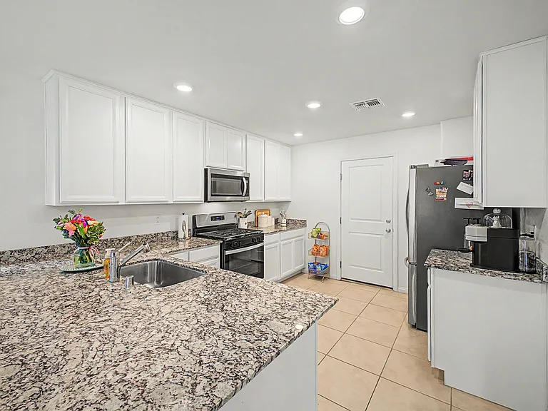 9963 Ravenswood Peak Ave — Photo 12