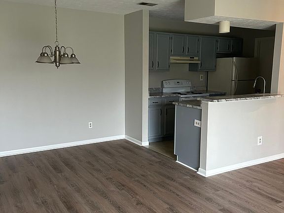 3rd image of 148 Mallard Glen Dr APT 4