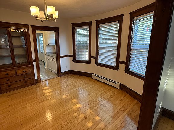 3rd image of 164 White St #A