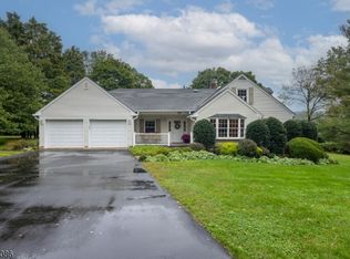 44 Hughes Ln, Watchung Boro, NJ 07069