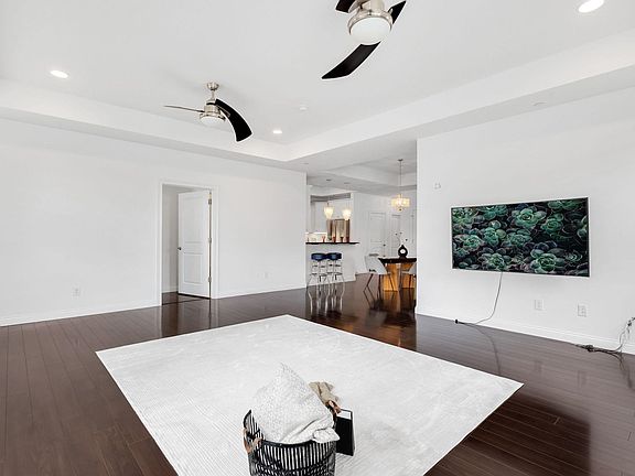 4th image of 54651 Burdette St