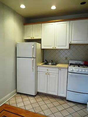 Rented by Waverly Realty Associates | media 34