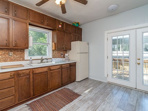 4th image of 1789 Page Ave