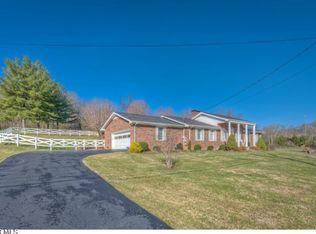 328 Lawndale Dr, Bristol, VA 24201