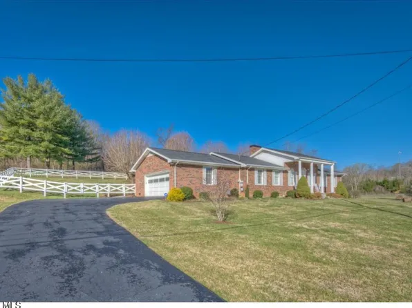 328 Lawndale Dr, Bristol, VA 24201