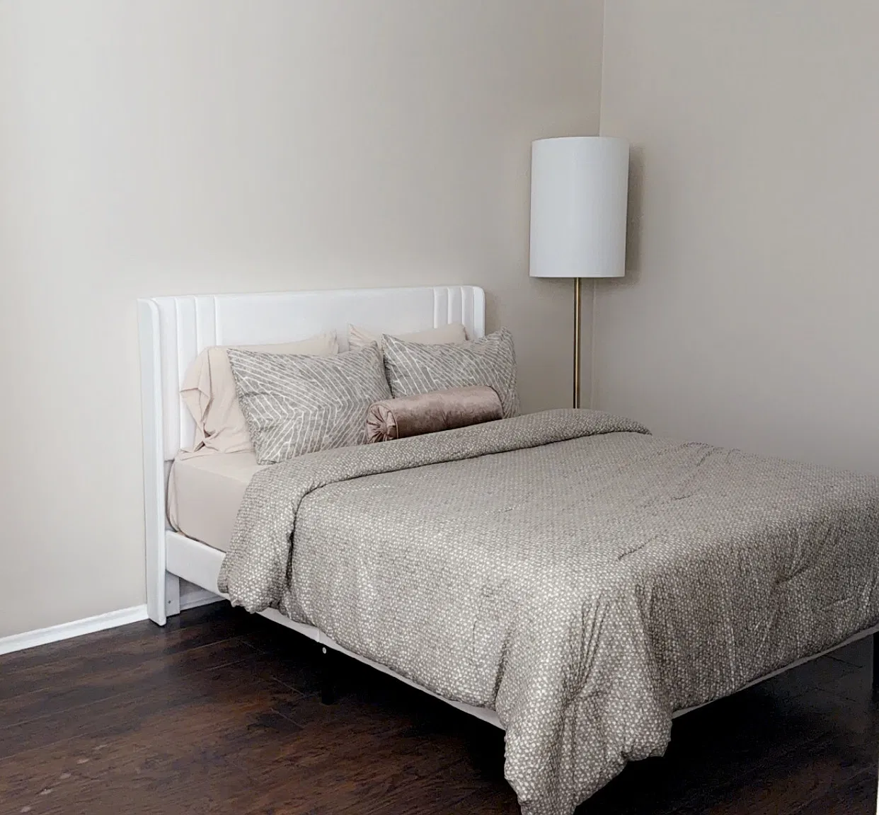 1 bed, 1693 sqft, $1,500 — Photo 4