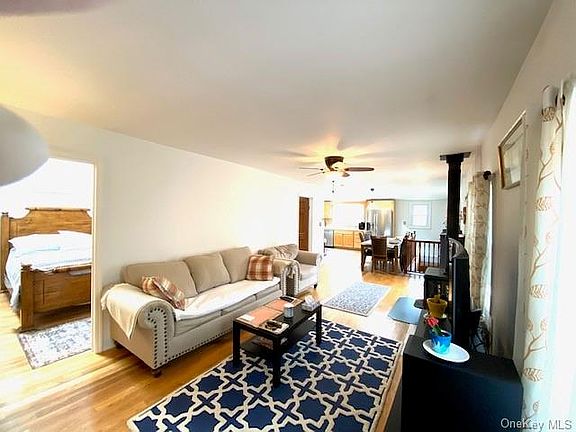 5th image of 33 Bungalow Hl