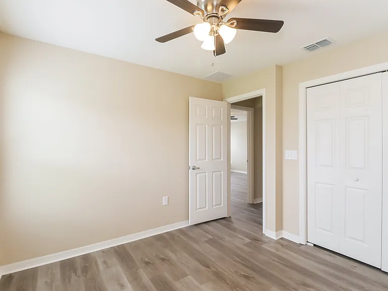 6784 Hanworth Ln — Photo 13