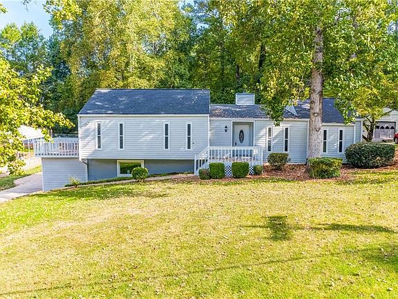 2nd image of 114 Golden Hills Dr