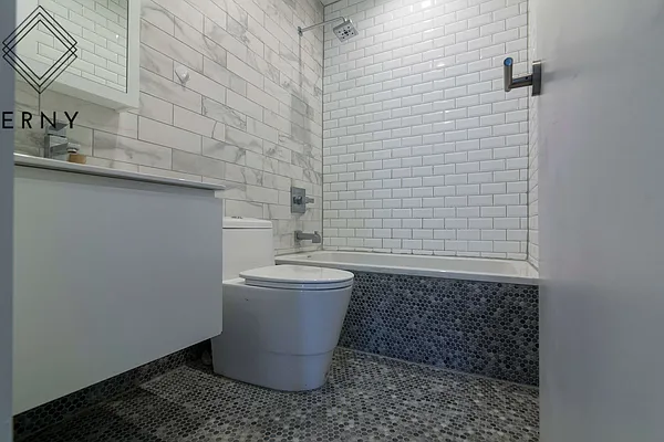 Rented by ERNY LLC | media 37