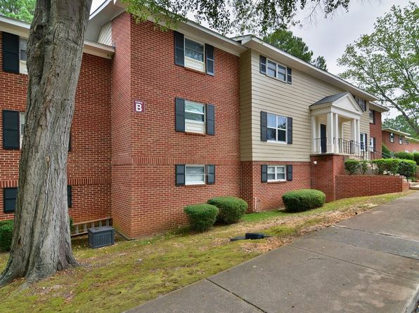 601 Riverhill Cir APT B5